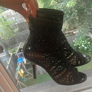 Vero Cuoio lace peep toe booties from Italy! Size 9.5